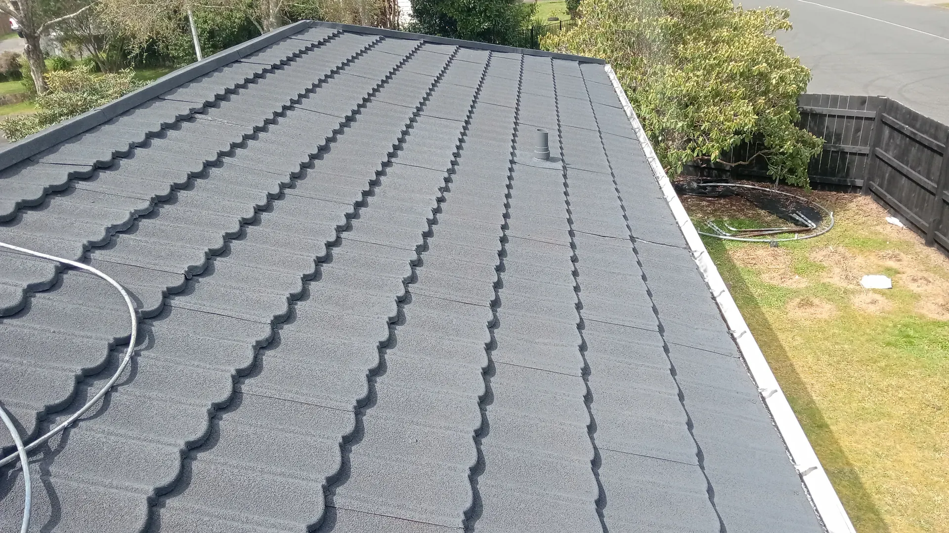 Restored decramastic tile roof in Tauranga